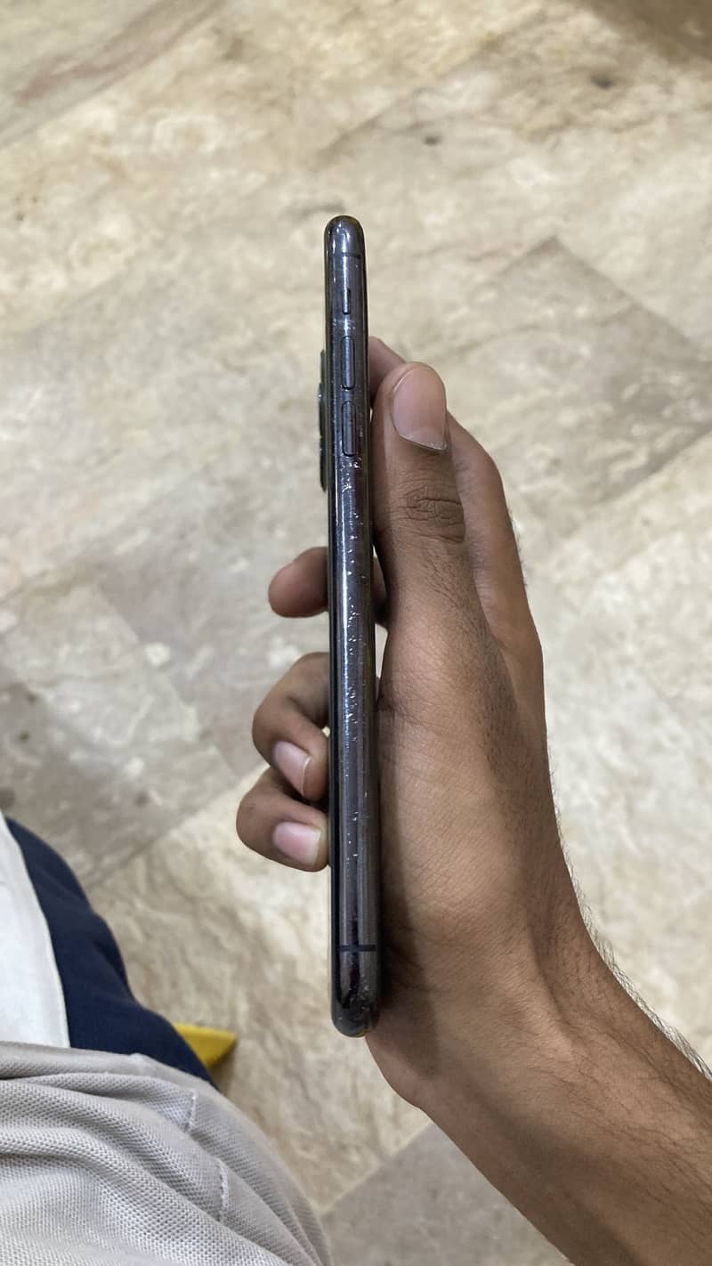 iPhone 11 Pro Max (Exchange Possible) 15
