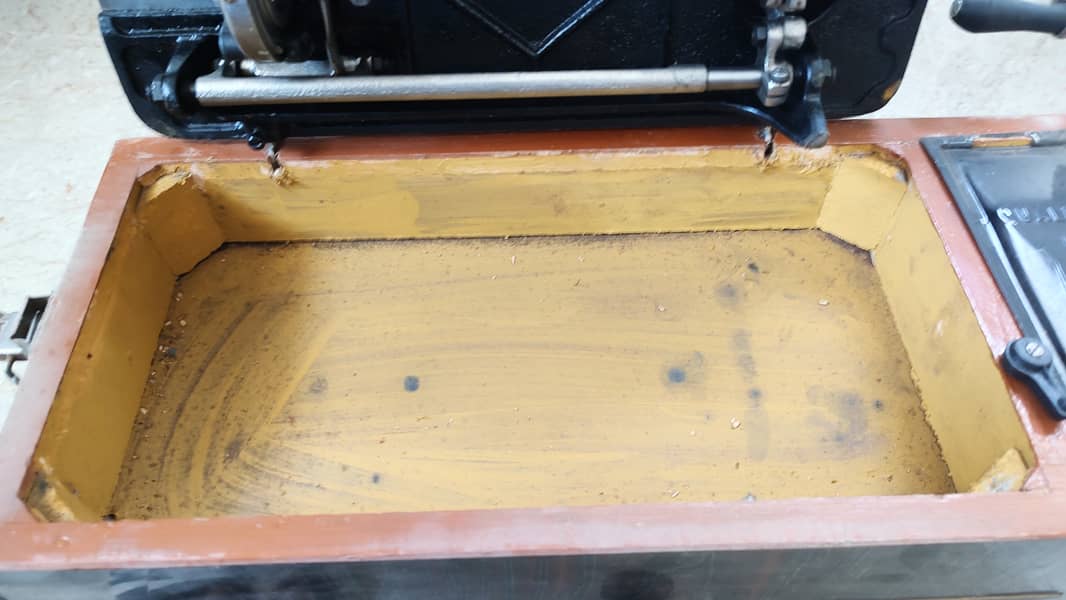 Singer Sewing Machine 3
