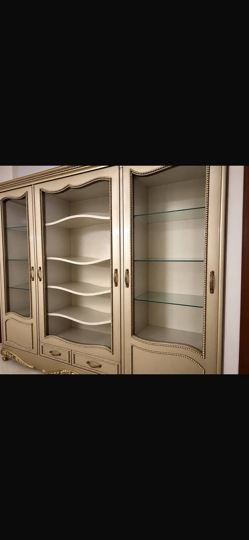 Book shelf divider 1