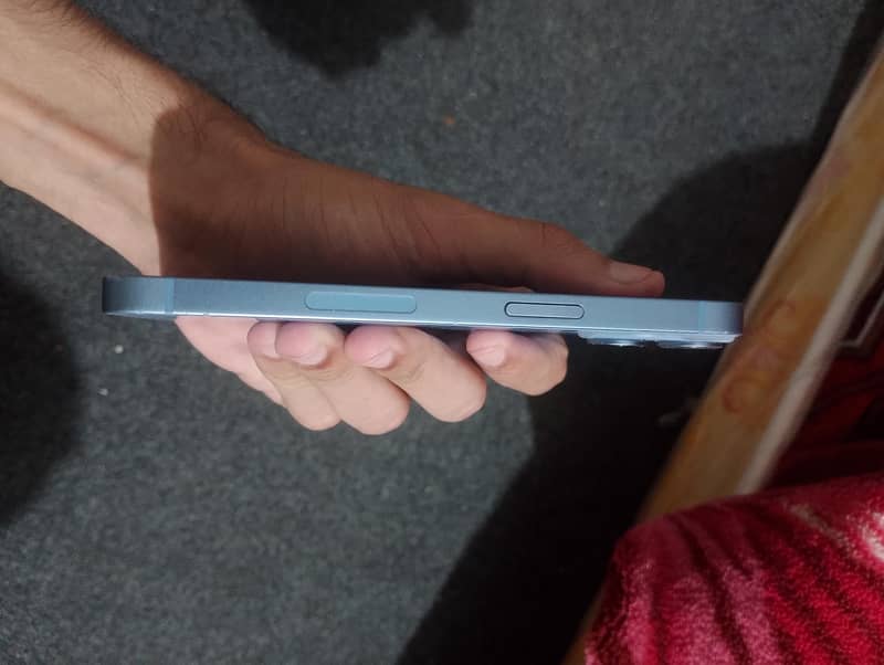 Apple iPhone 14 3