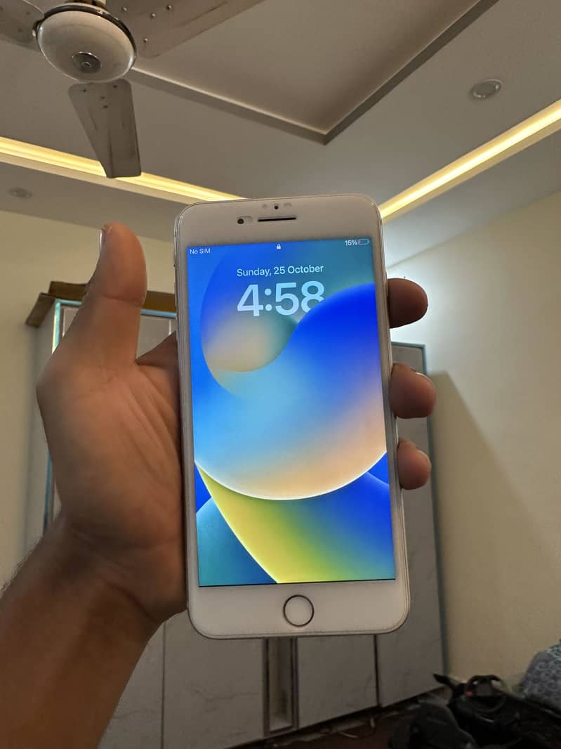 Apple iPhone 8 Plus 3