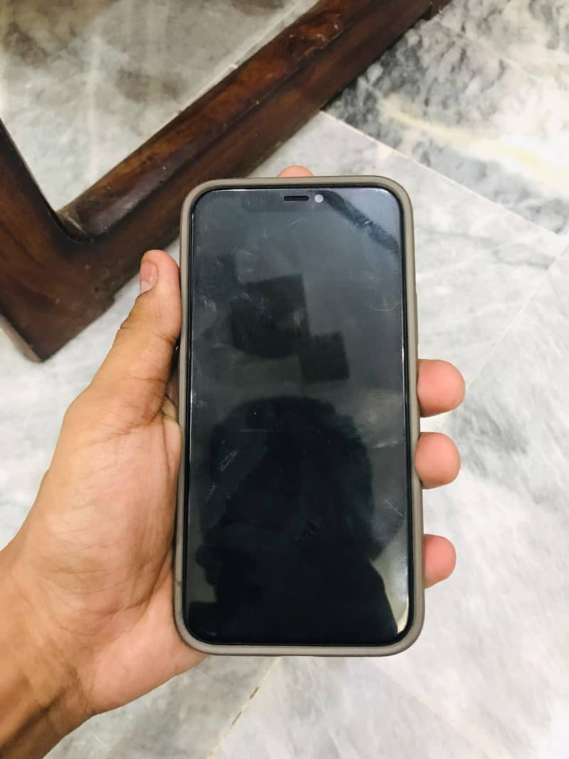 Apple iPhone 11 Pro 1