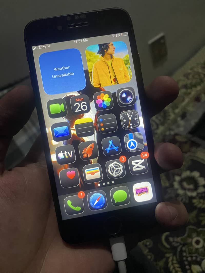 Apple iPhone SE 2020 0