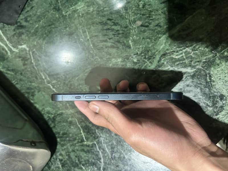 Apple iPhone 13 jv 1