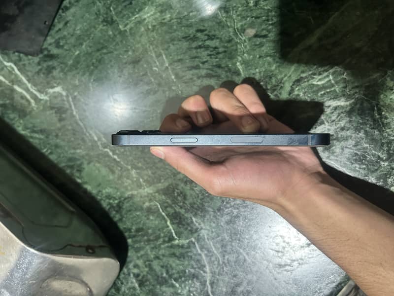 Apple iPhone 13 jv 3