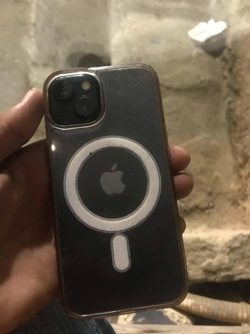 Apple iPhone 13 4