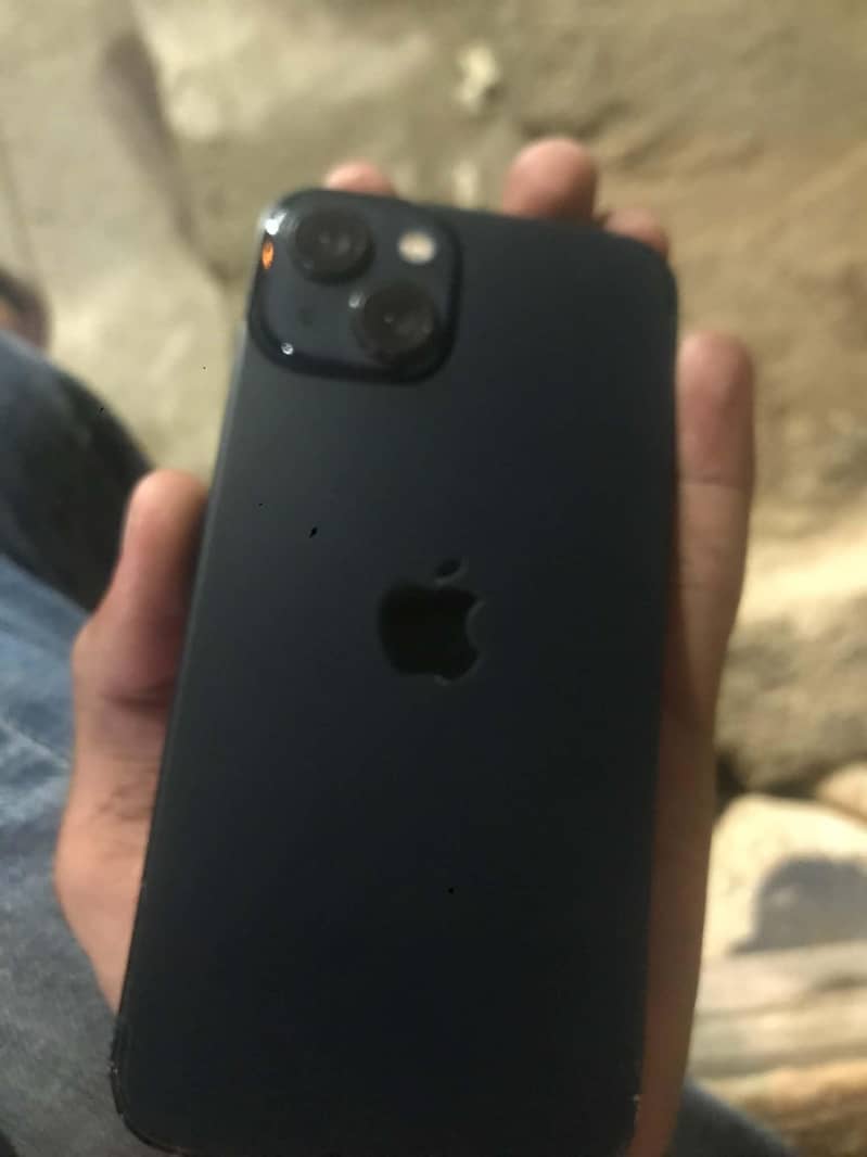 Apple iPhone 13 8