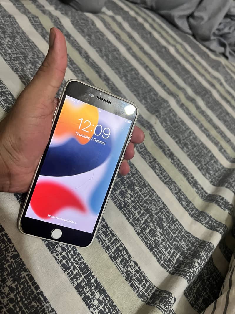 Apple iPhone 7 Plus 3
