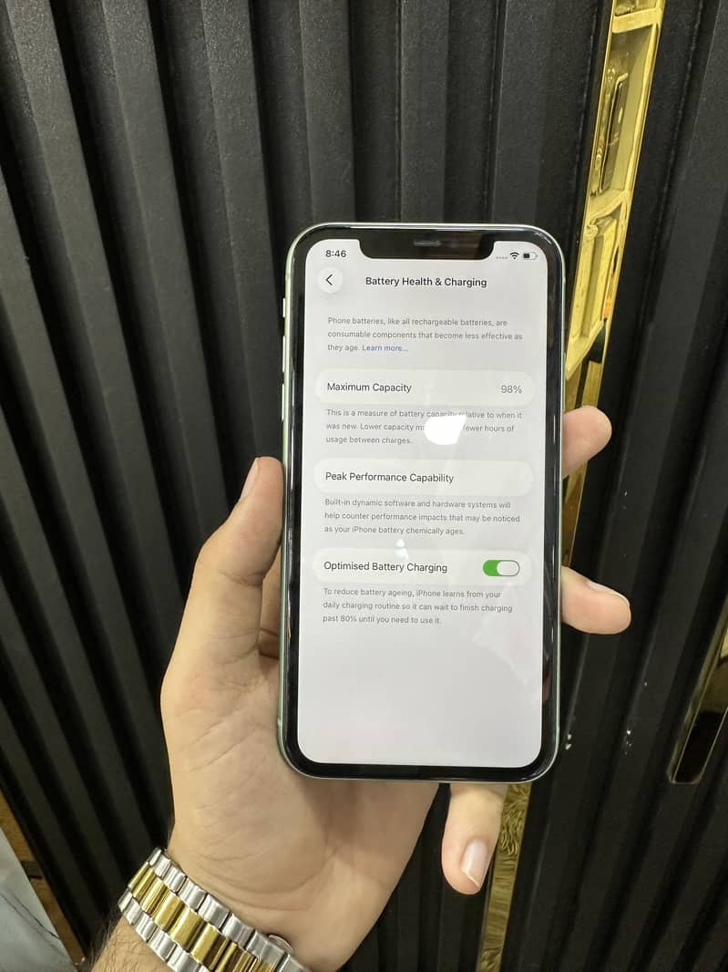 Apple iPhone 11 4