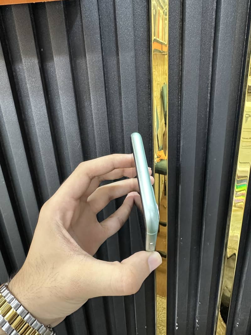 Apple iPhone 11 6