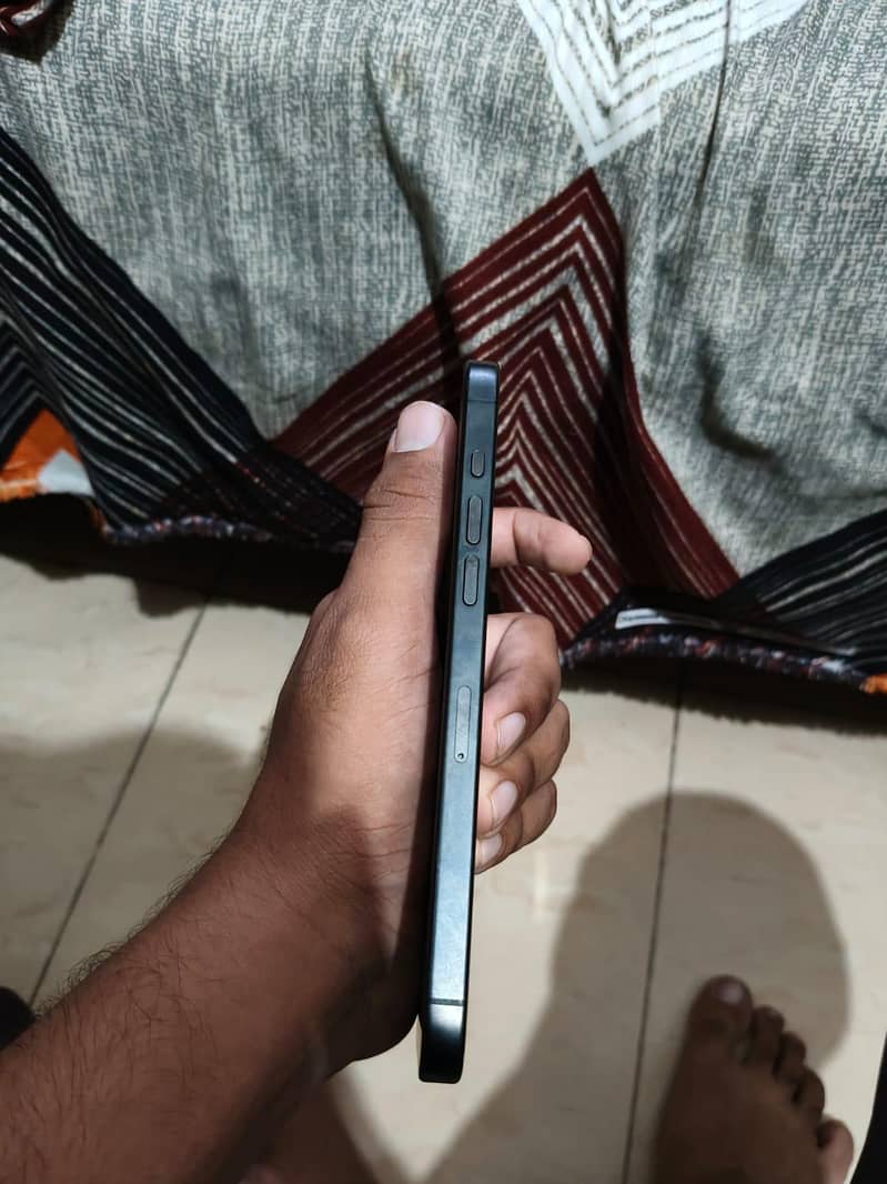 Apple iPhone 15 Pro Max 1
