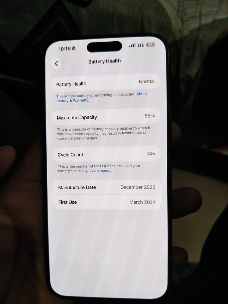 Apple iPhone 15 Pro Max 4