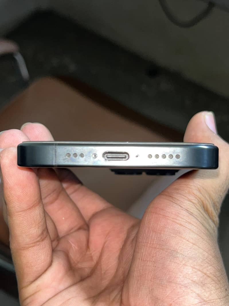 Apple iPhone 15 Pro 3