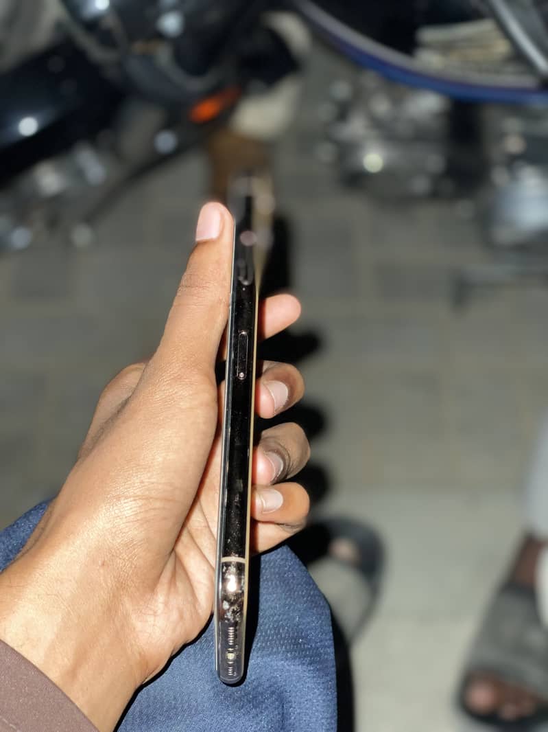 Apple iPhone 11 Pro Max 0