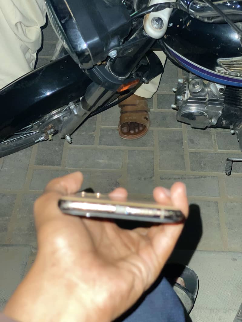 Apple iPhone 11 Pro Max 1