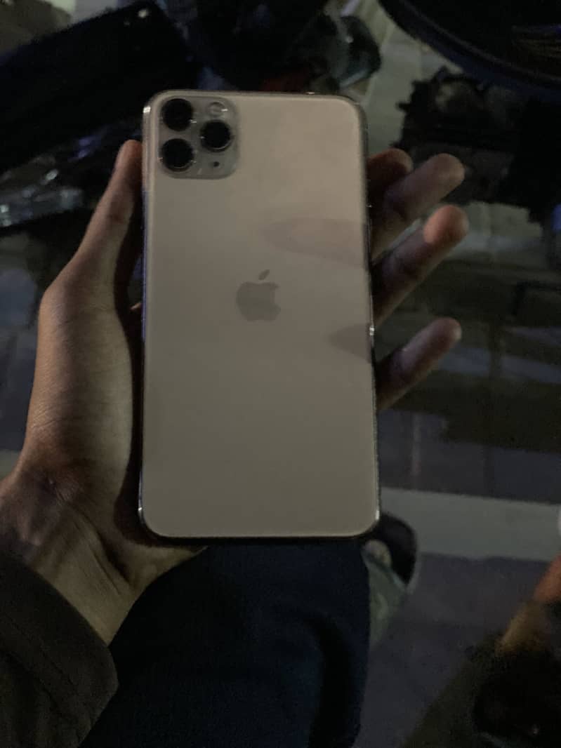 Apple iPhone 11 Pro Max 4