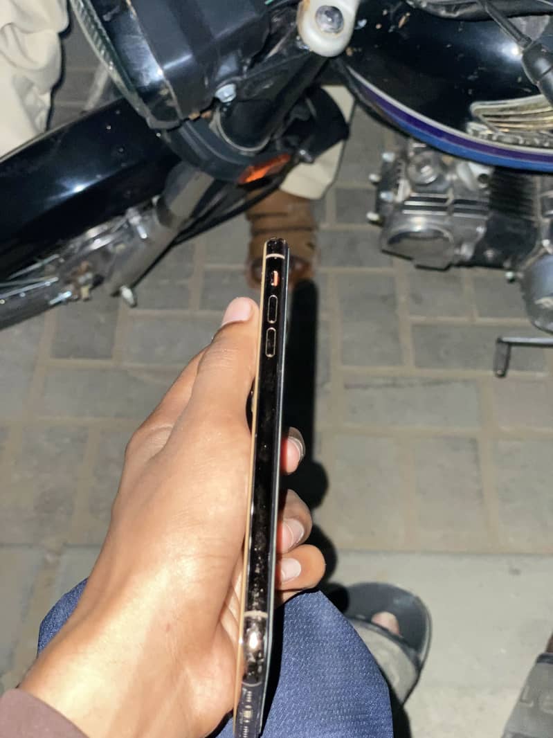 Apple iPhone 11 Pro Max 5