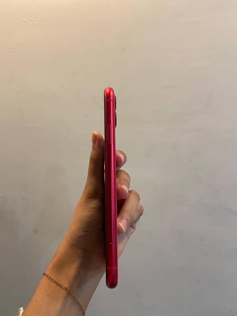 Apple iPhone 11 4