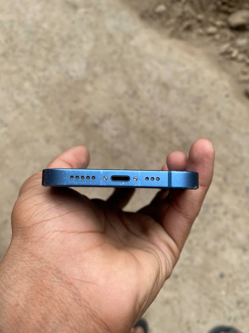 Apple iPhone 13 3