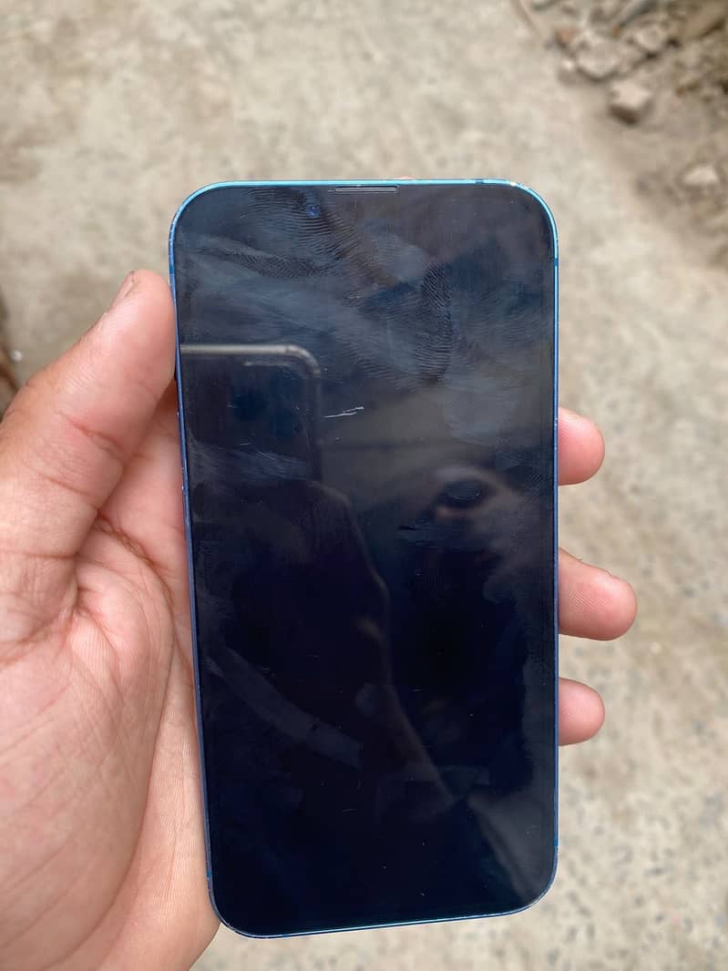 Apple iPhone 13 5