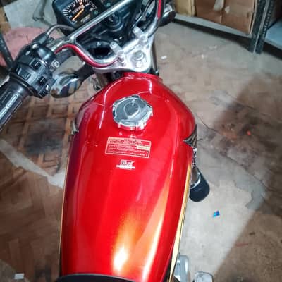 Honda 125 gold edition karachi number excellent and condition