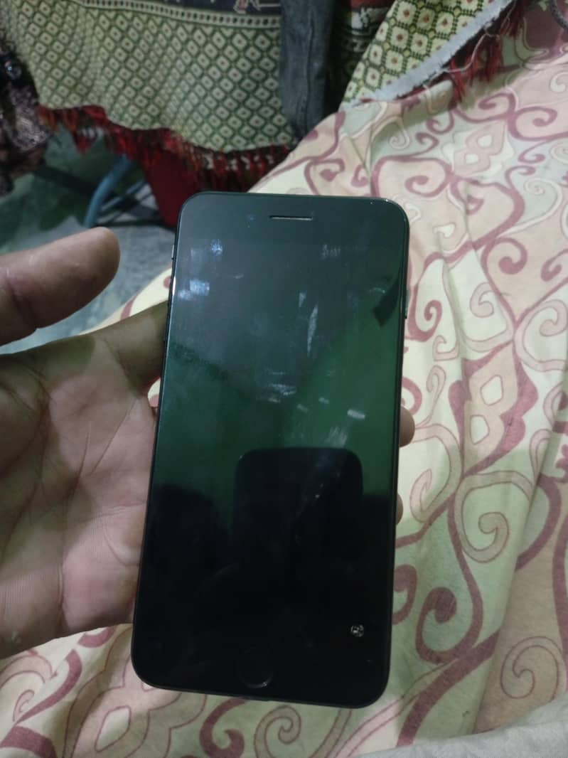 Apple iPhone 7 Plus 6