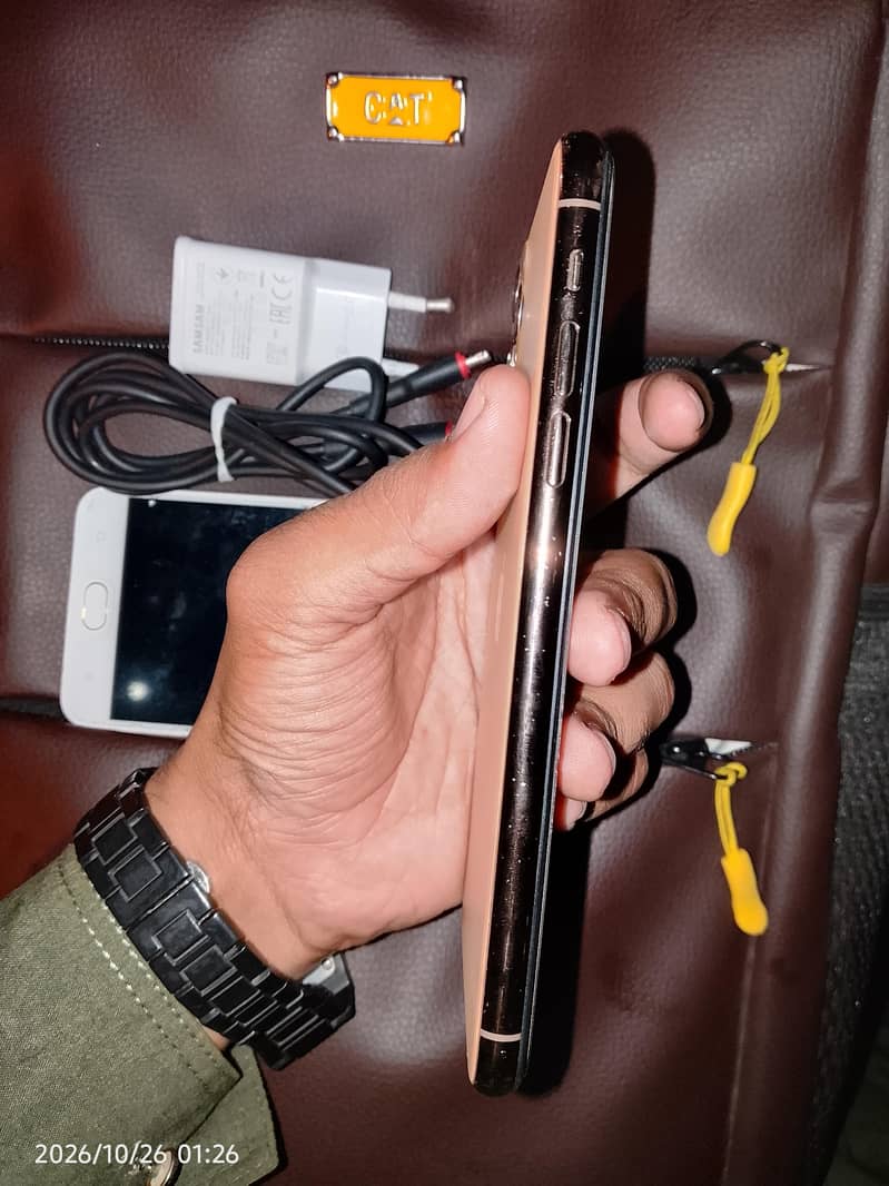 Apple iPhone 11 Pro Max 3