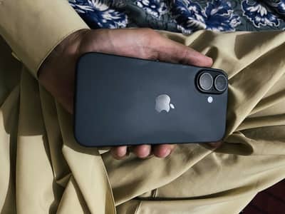 Apple iPhone 16