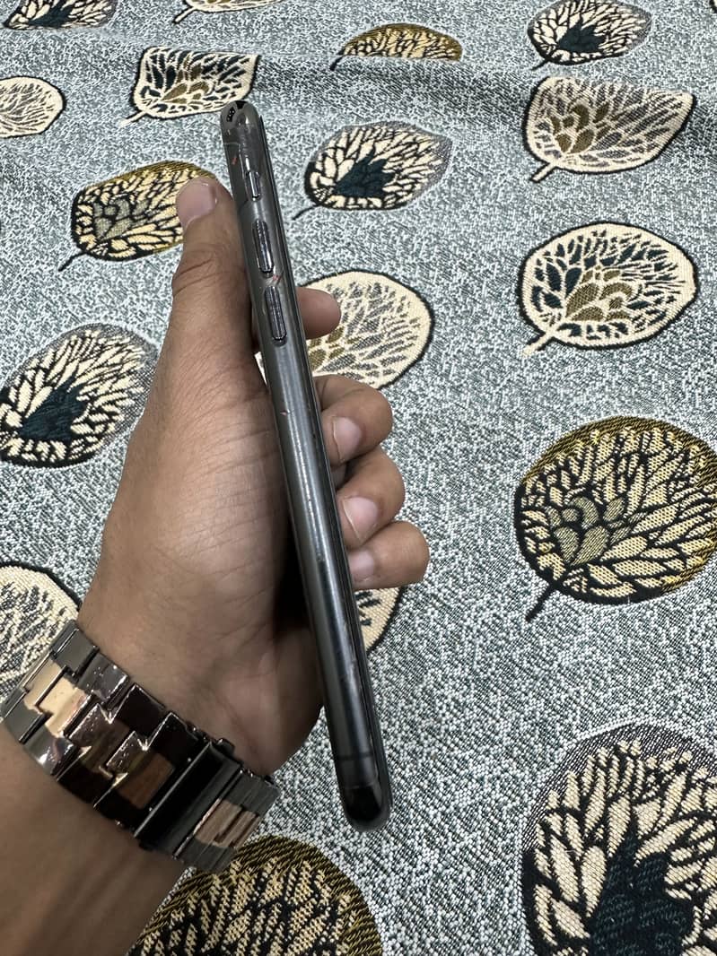 Apple iPhone 11 Pro 0