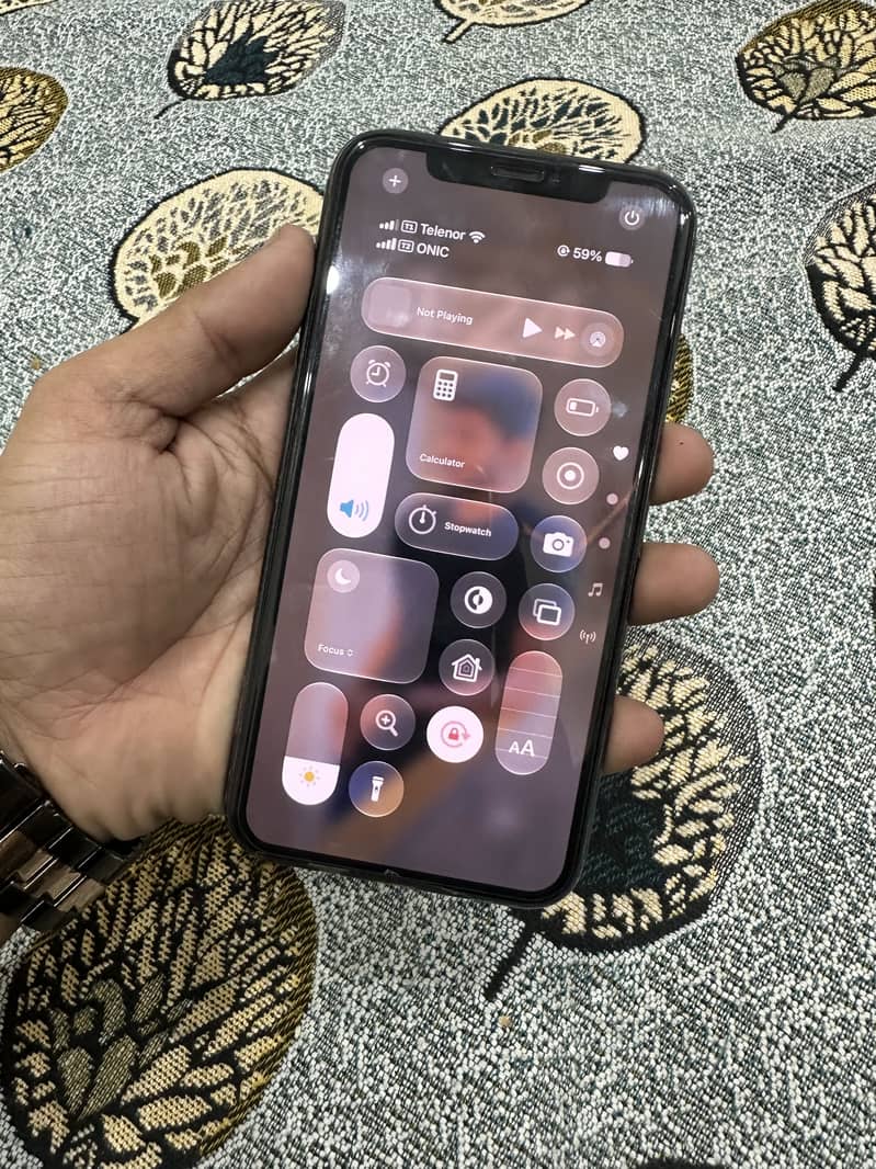 Apple iPhone 11 Pro 4