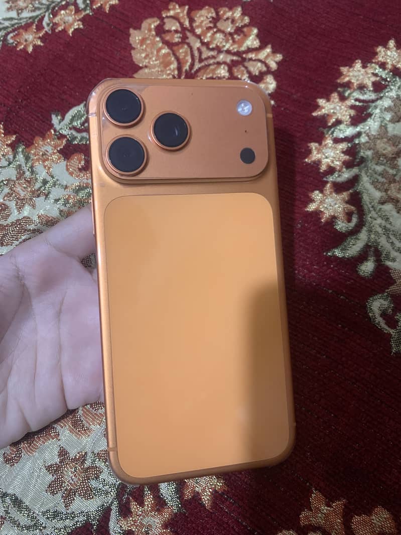 Apple iPhone 17 Pro Max 4