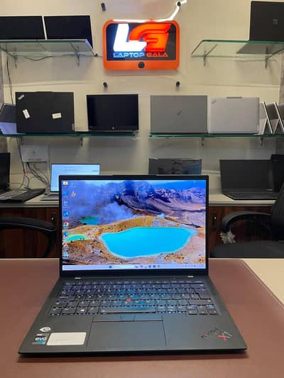 Lenovo X1 Carbon |  i7 12th | 32/512 DDR5 | 2.8K | P processor