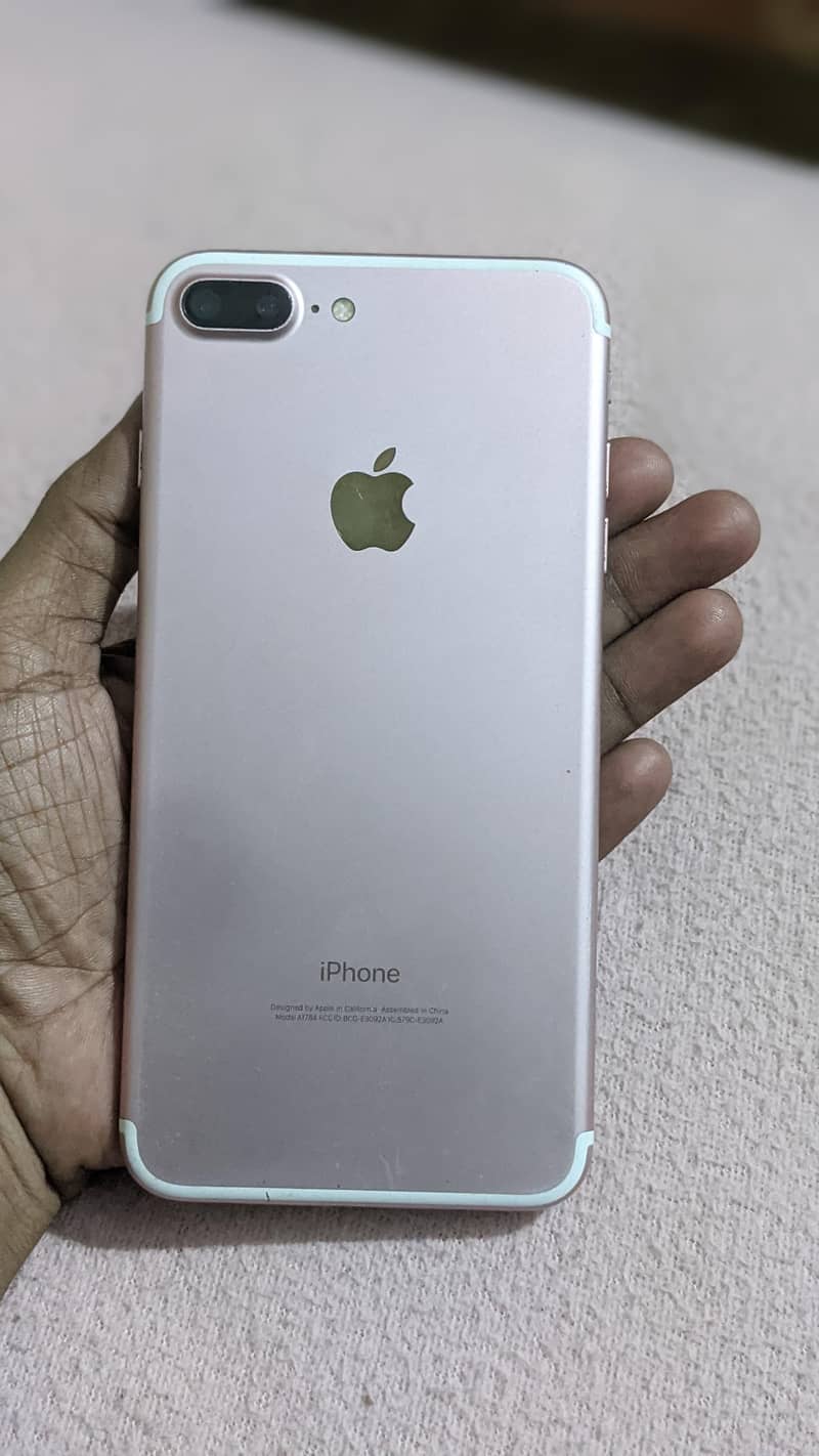Apple iPhone 7 Plus 0