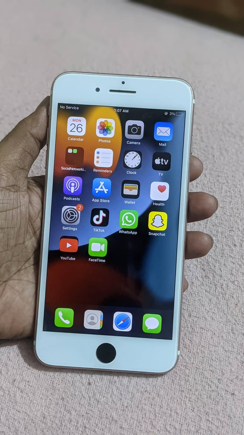 Apple iPhone 7 Plus 2