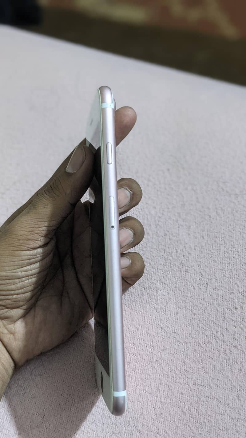Apple iPhone 7 Plus 3