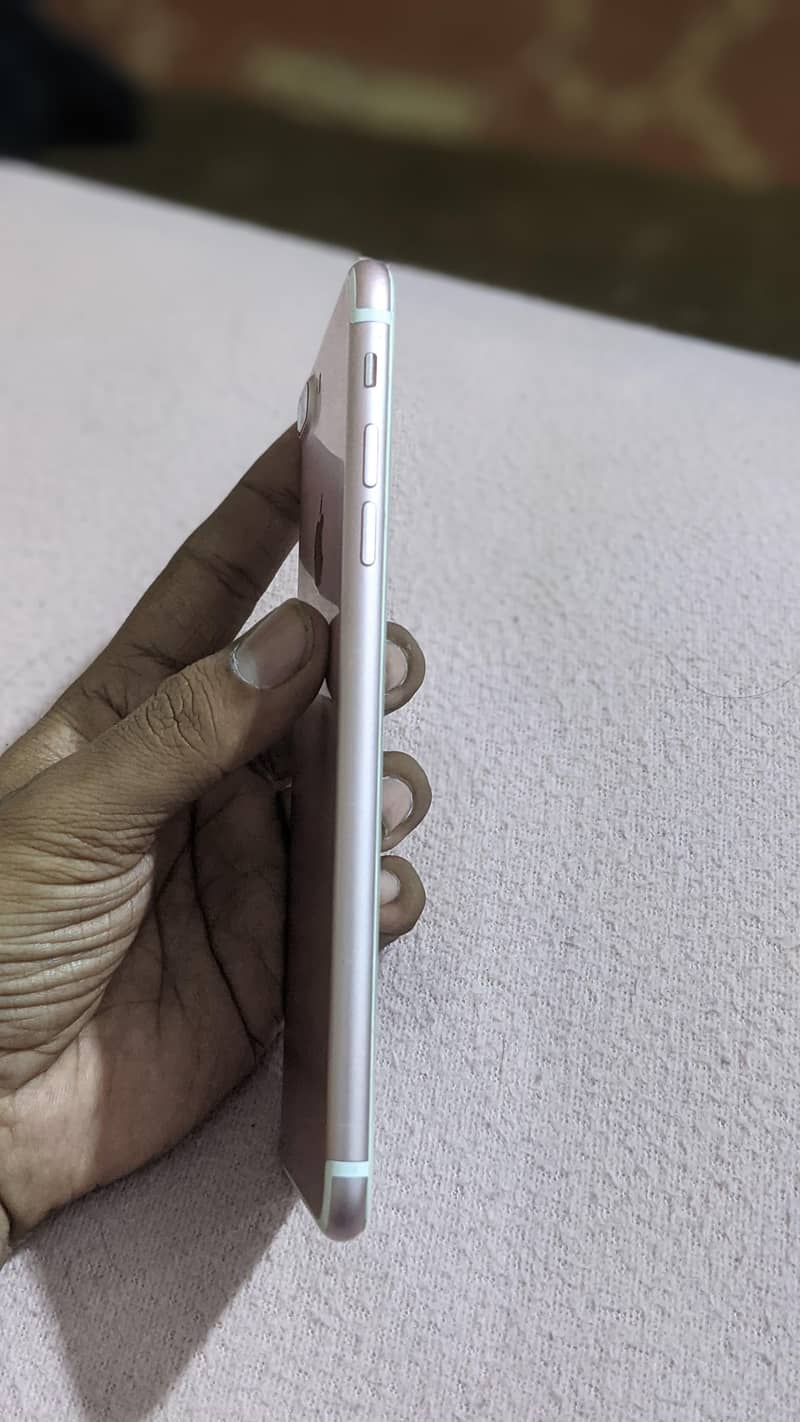 Apple iPhone 7 Plus 4