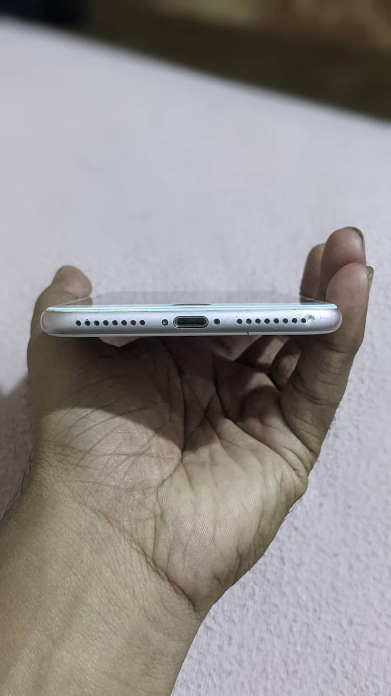 Apple iPhone 7 Plus 5