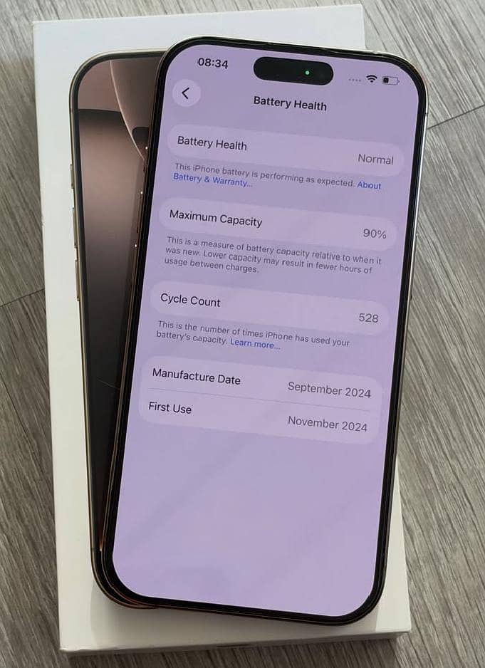 Apple iPhone 16 Pro Max 4