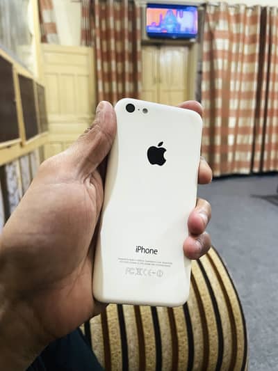 Apple iPhone 5c 16gb All ok hai water pack