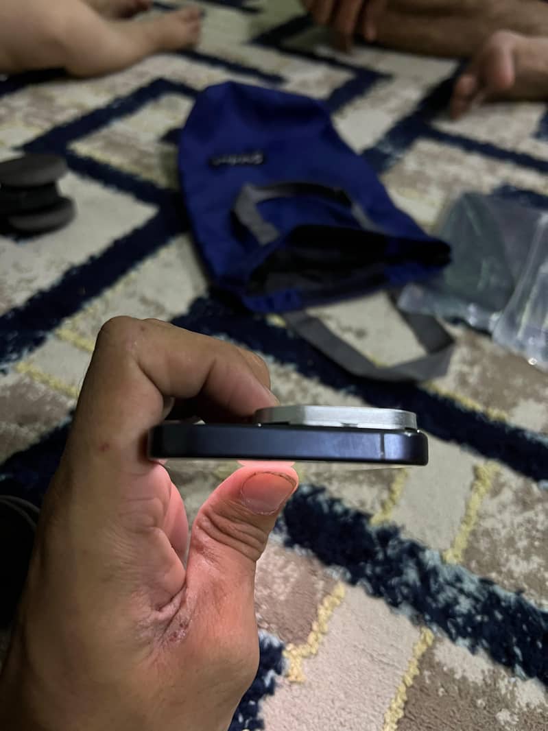 Apple iPhone 15 Pro 4