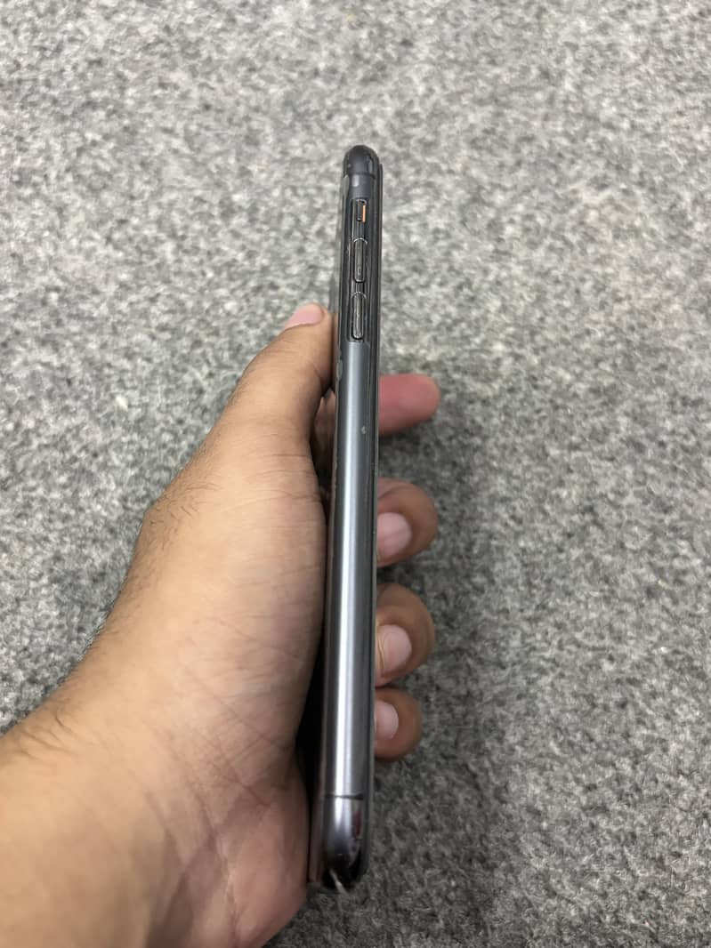 Apple iPhone 11 Pro Max JV 4