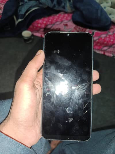 Tecno spark 8c 4/64