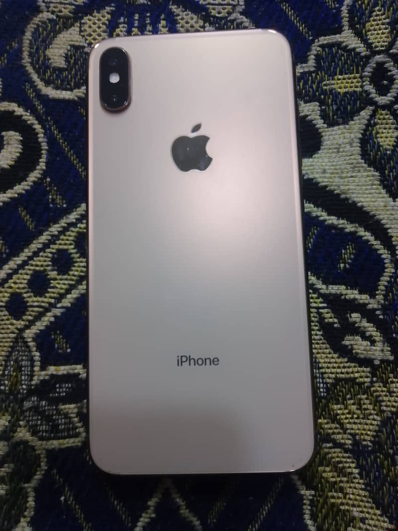 Apple iPhone XS Max 4