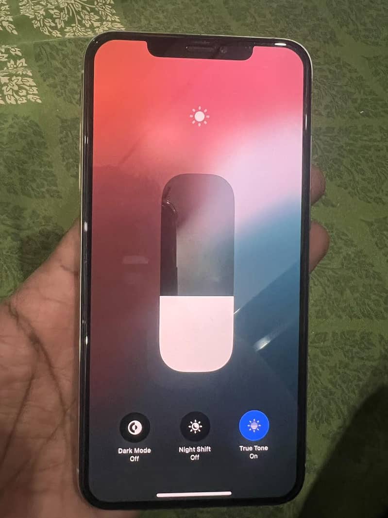 Apple iPhone XS Max 3
