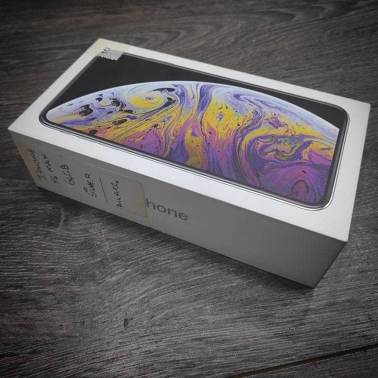 Apple iPhone XS Max 4