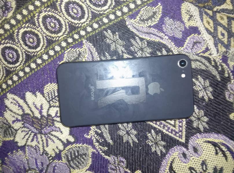 Apple iPhone 8 0