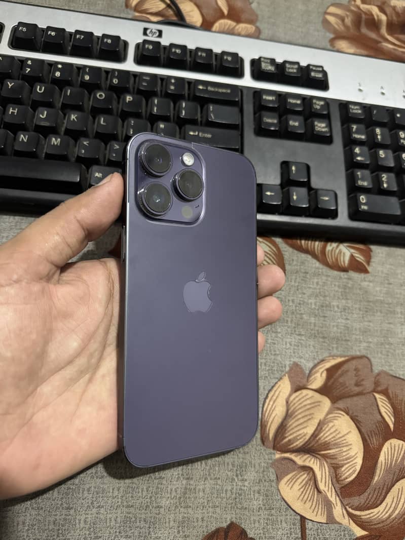 Apple iPhone 14 Pro Max 1