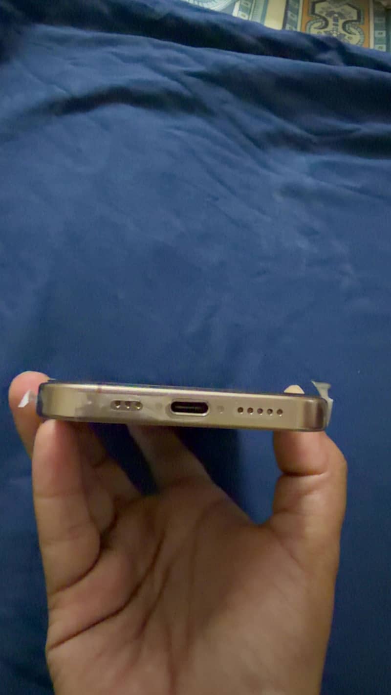 Apple iPhone 16 Pro 2