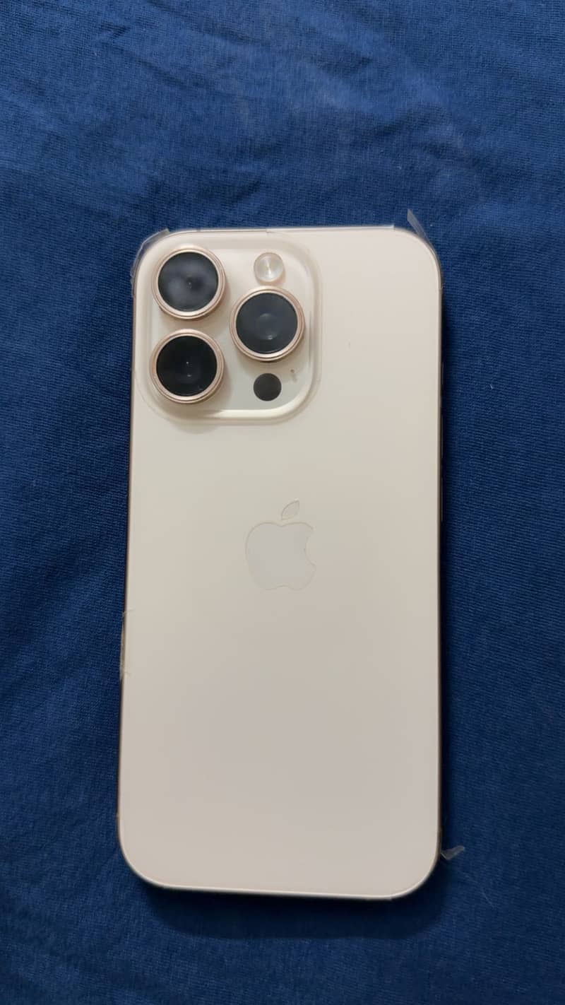 Apple iPhone 16 Pro 3