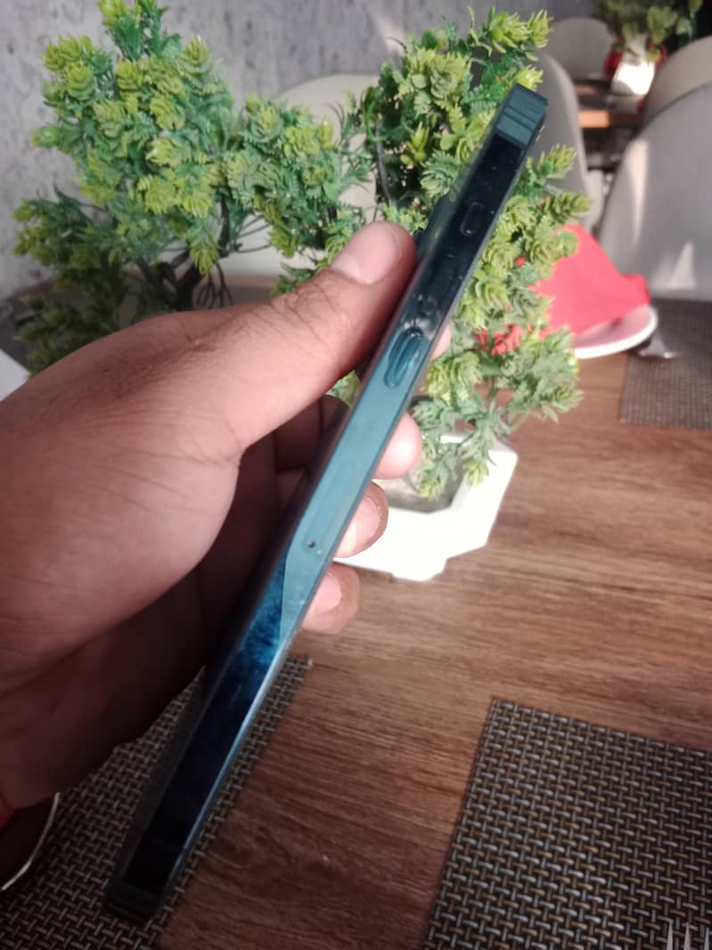 Apple iPhone 12 Pro Max 4